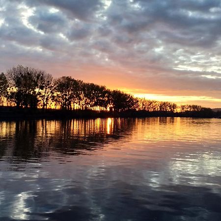 Chambre Sur L'Eau - Peniche La Diva Conflans-Sainte-Honorine Zewnętrze zdjęcie